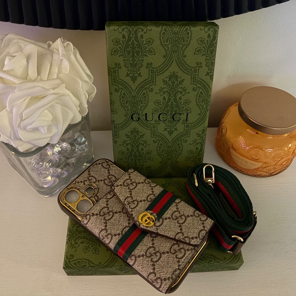 GUCCI IPhone 17 case